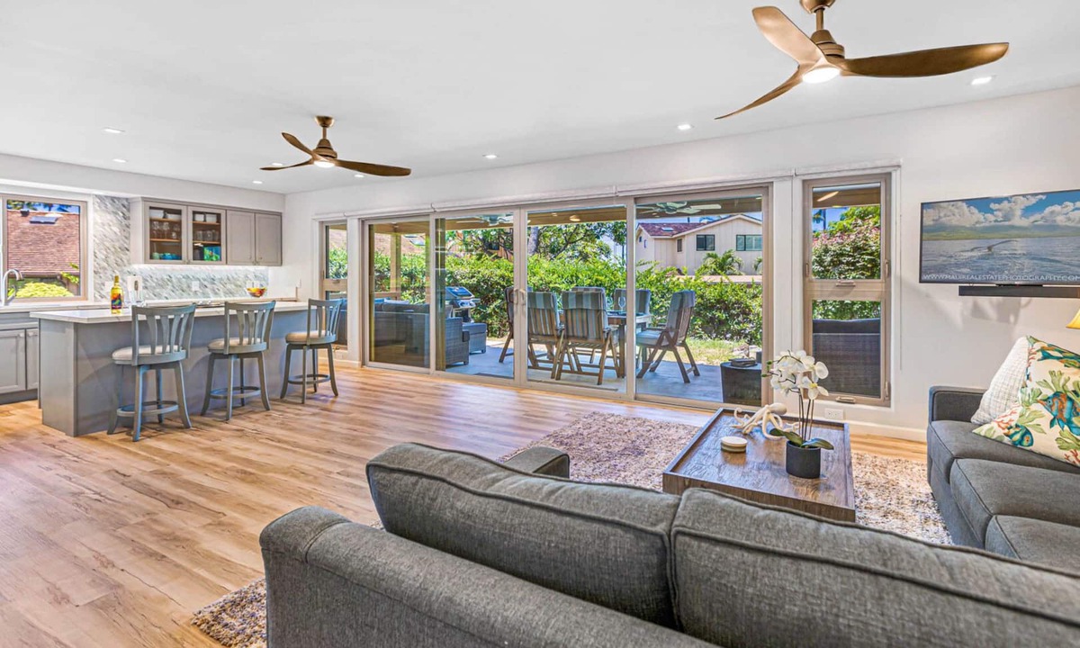 Historic Lahaina Front Street House | 100-4 Island living at its best!