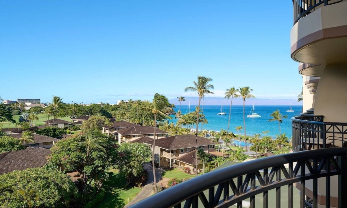 Lahaina Hotel | 3 Tower Ocean View Doubles at Royal Lahaina Resort!