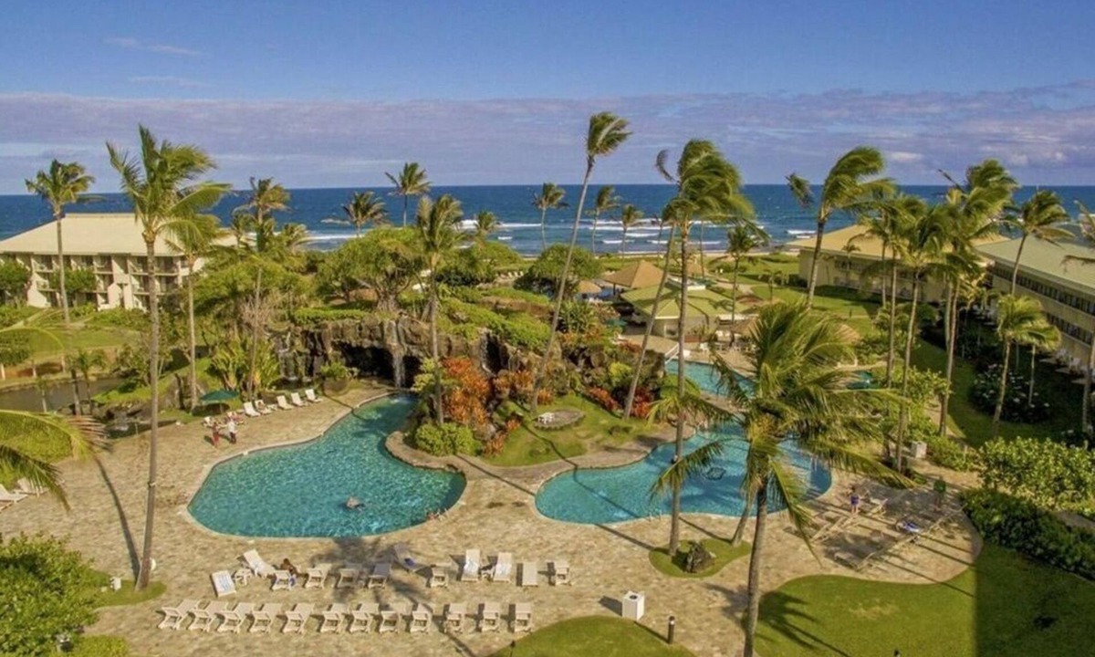 Hanamaulu Resort | 4 Star Beach Front Hotel Resort, Lanai Ocean View, one minute walk to the beach