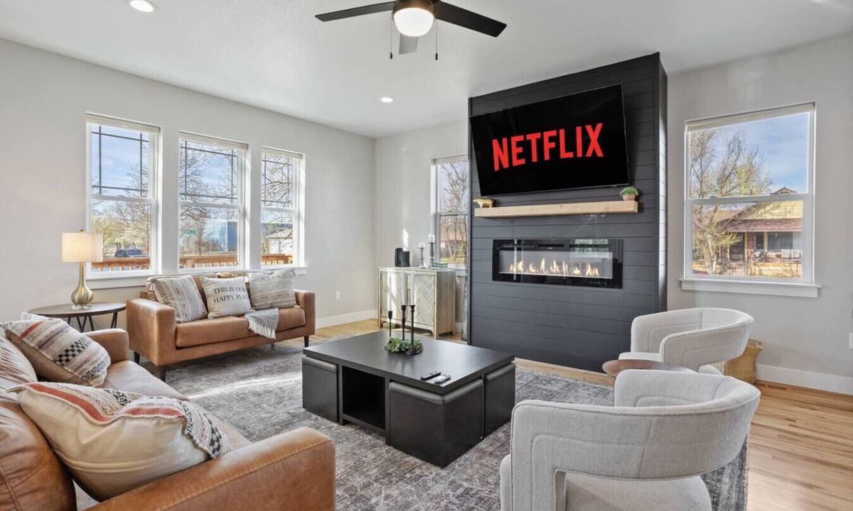 Cheyenne House | 4BR Near Downtown, Game Room, Sauna