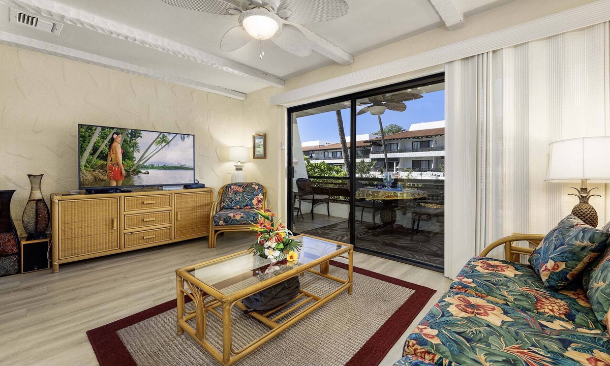 Kailua-Kona Condo | 🏖️Across from Oceanfront Pool | 1BR Kona Condo w/AC