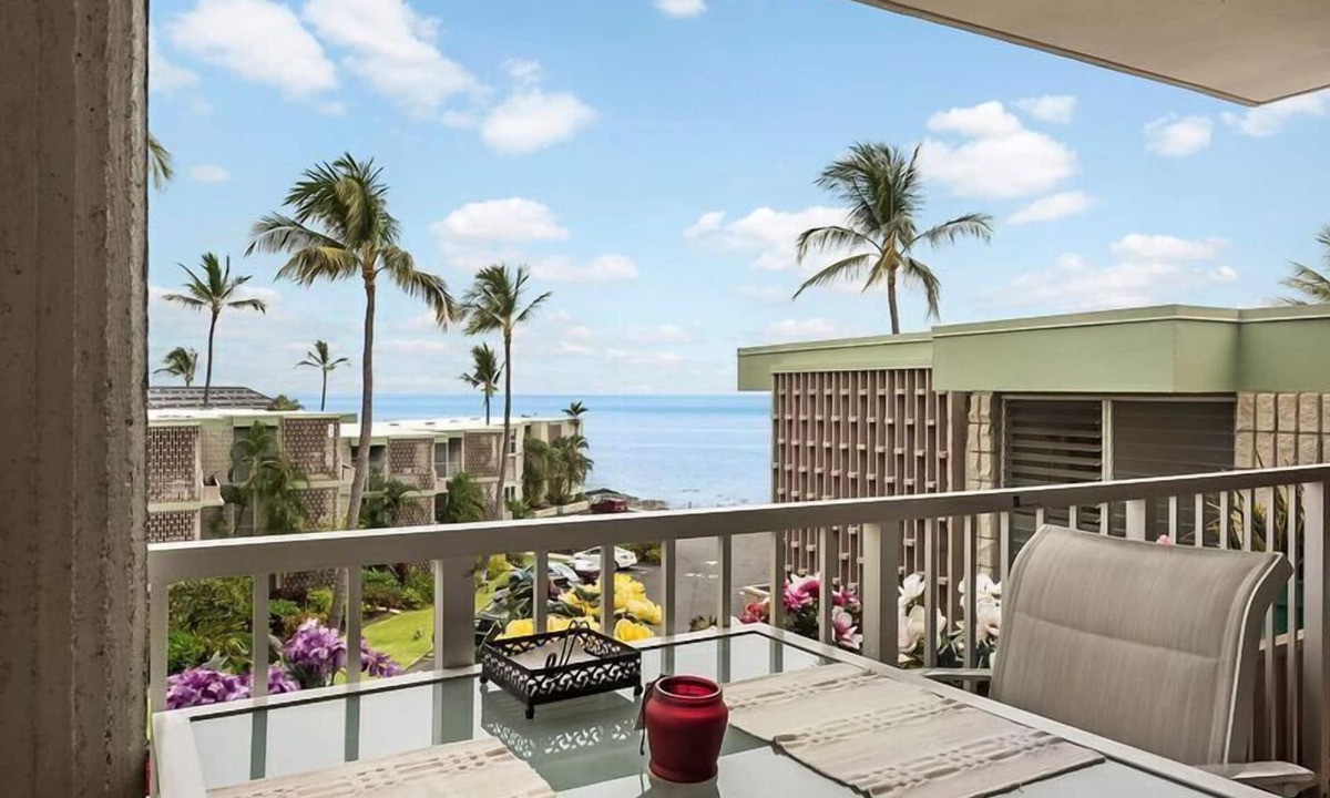 Kailua-Kona Condo | 🏖️Alii Drive Oceanfront Complex | Top-Floor Ocean View Condo | Alii Villas 324