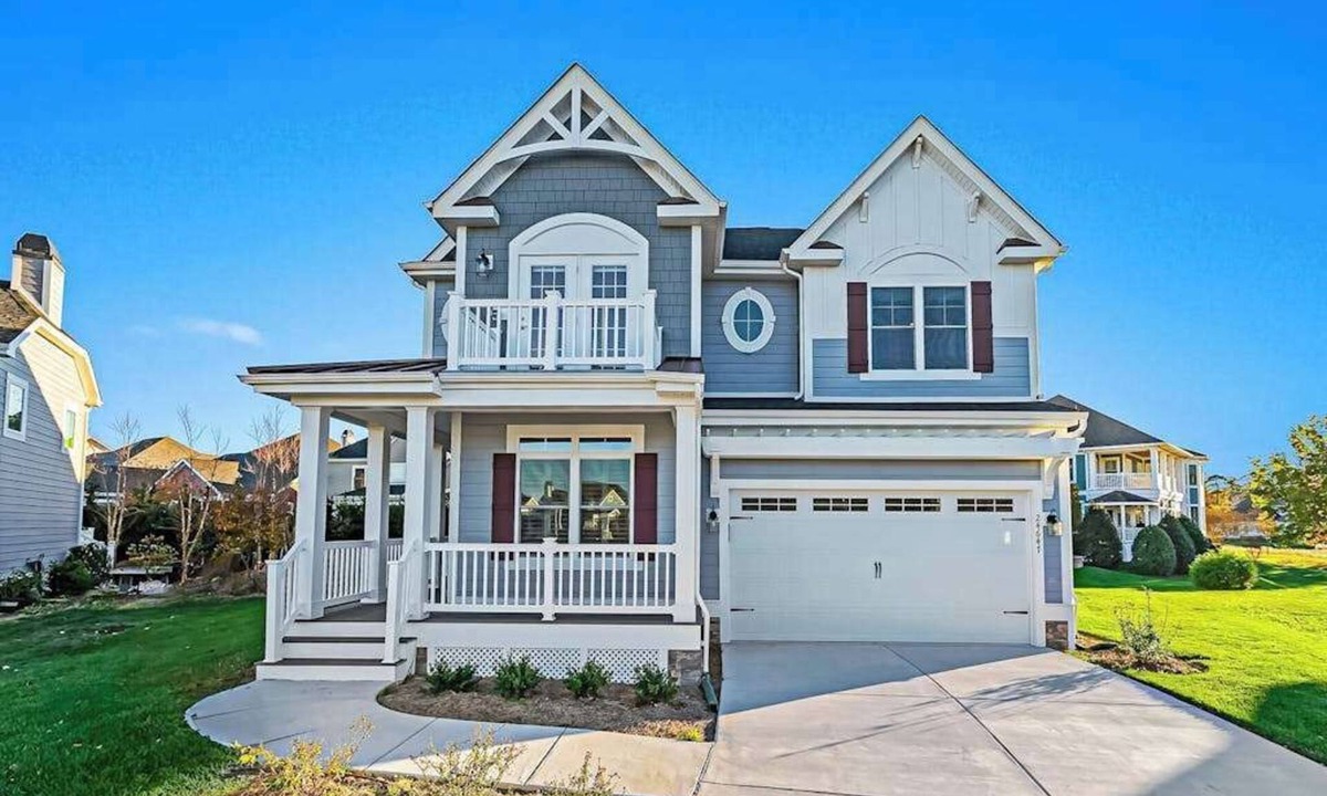 Long Neck House | Amazing Peninsula retreat with pools, hot tubs, sports courts, & ample golfing