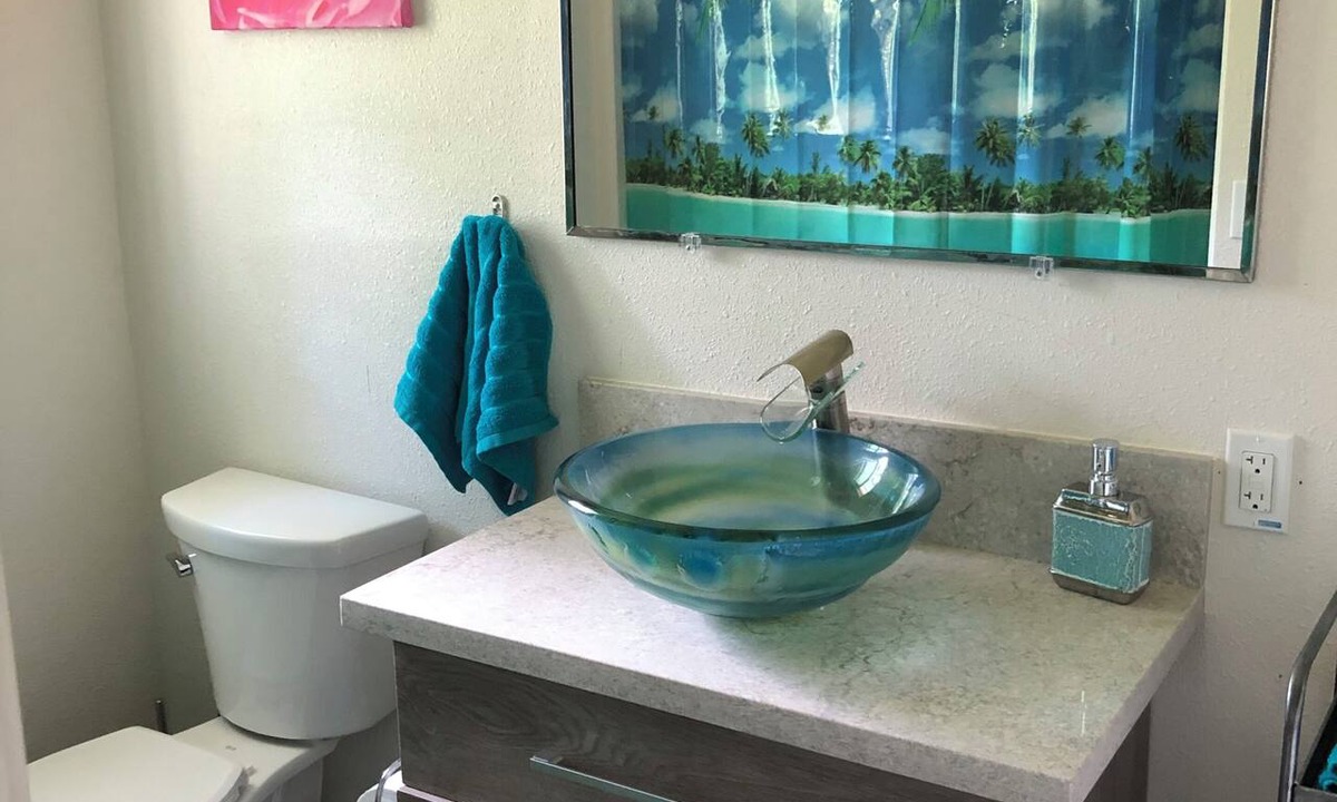 Keaau Cottage | Avocado Acre- Perfect cottage in Keaau for a relaxing getaway