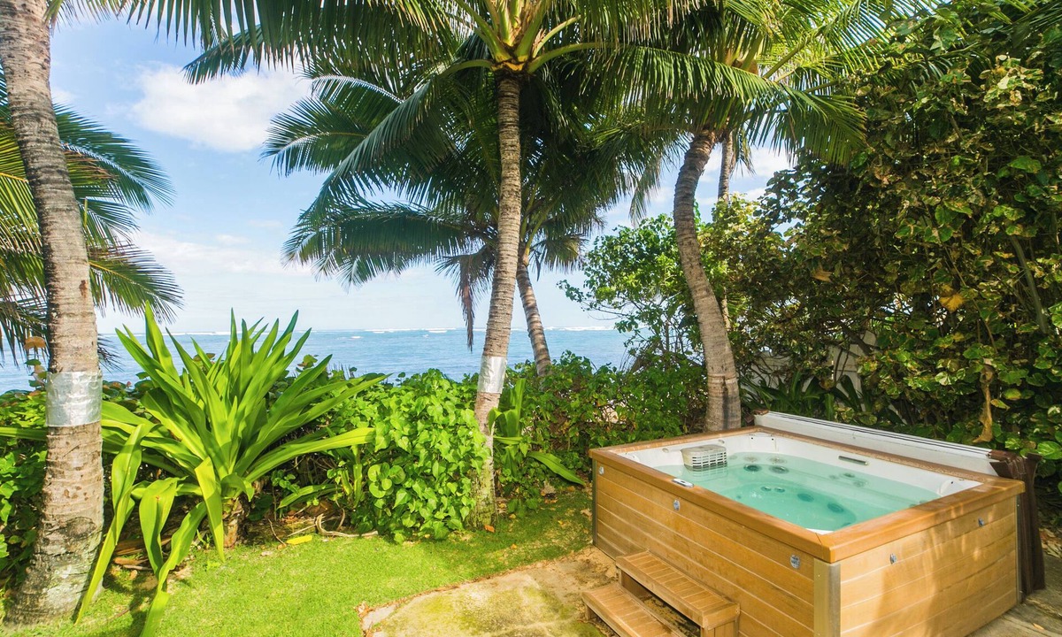 Waialua House | Beach in your backyard: spa and private garden Northshore Waialua
