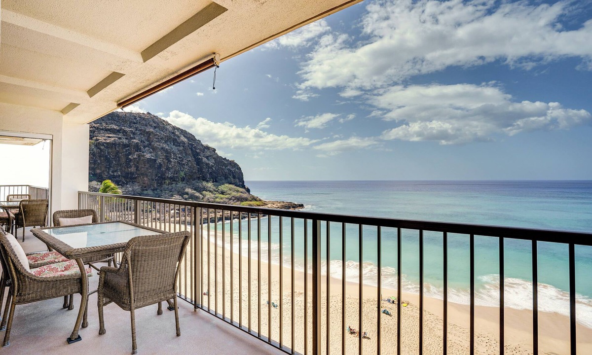 Makaha Condo | Beachfront Condo w/Amazing Views in Makaha Beach