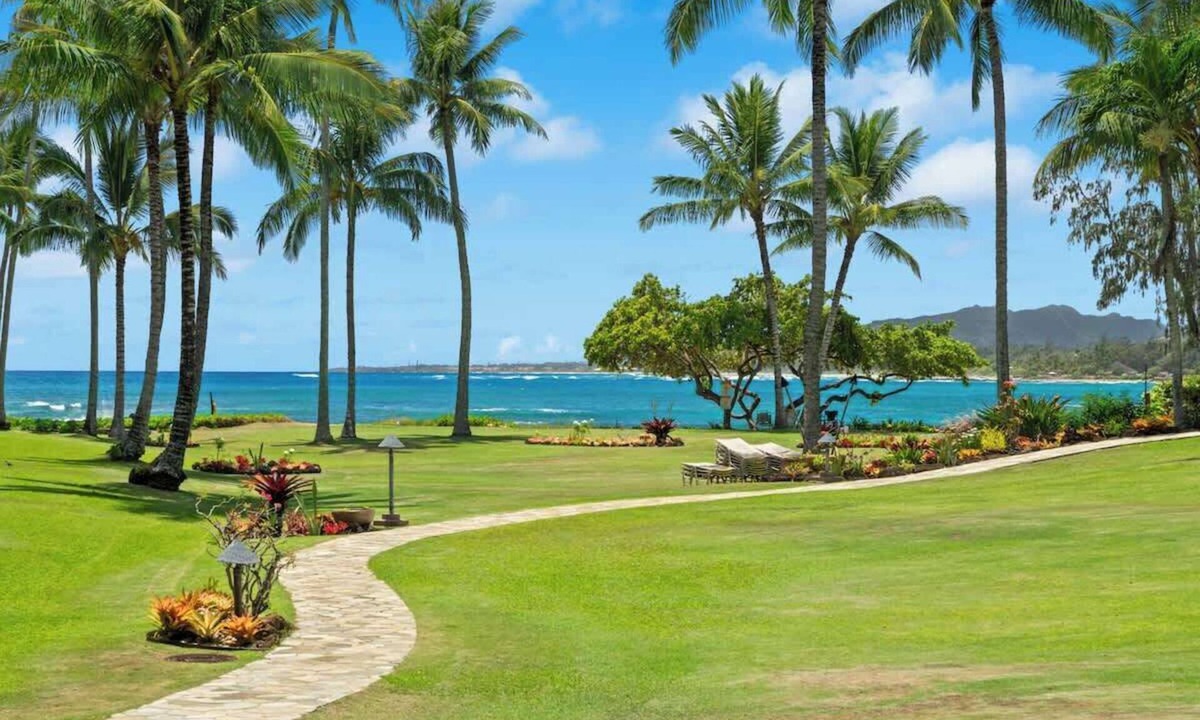 Wailua Condo | Beachfront Lae Nani! 3BD Condo, AC & Heated Pool