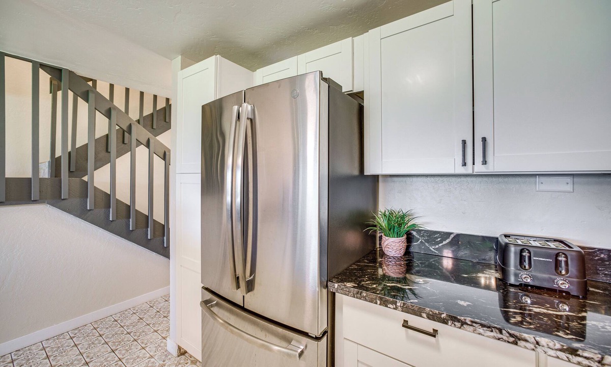 Waikoloa Apartment | Chic Waikoloa Condo w/Lanai + Complex Pools!