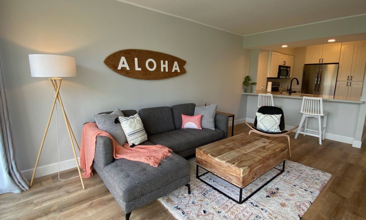Makaha Condo | Clean and beautiful condo with views near the beach!