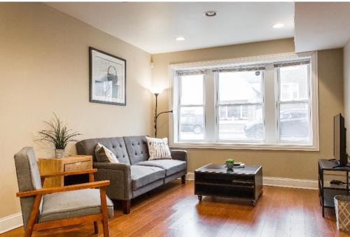 Belmont Cragin Apartment | Entire Modern 2 Bedroom Apartment
