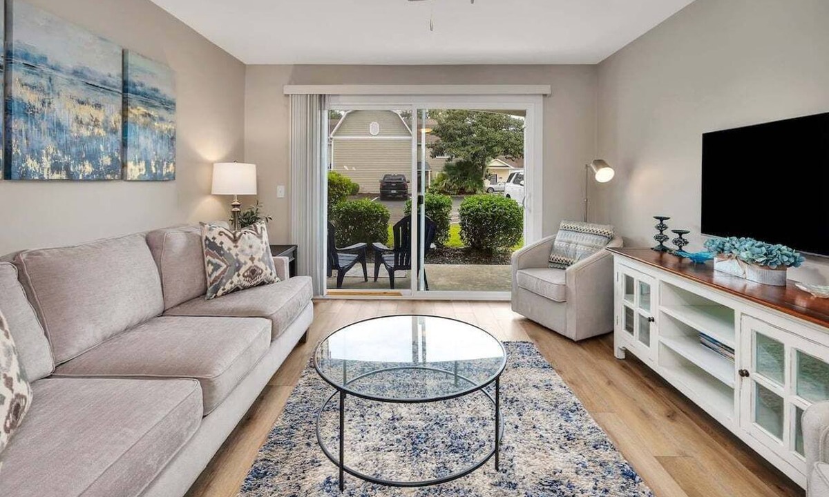 Demere Park Condo | First floor condo with access to heated pool!