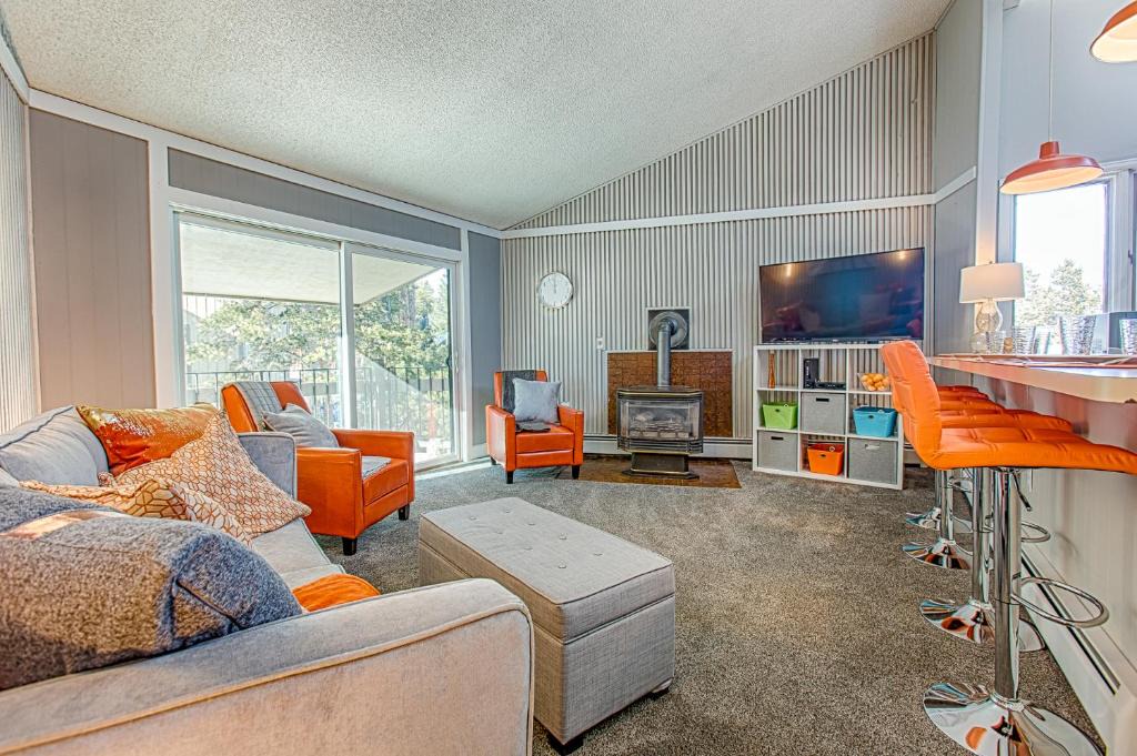 Peak 8 Apartment | Gold Camp Gold Pan Condo: On Shuttle Route