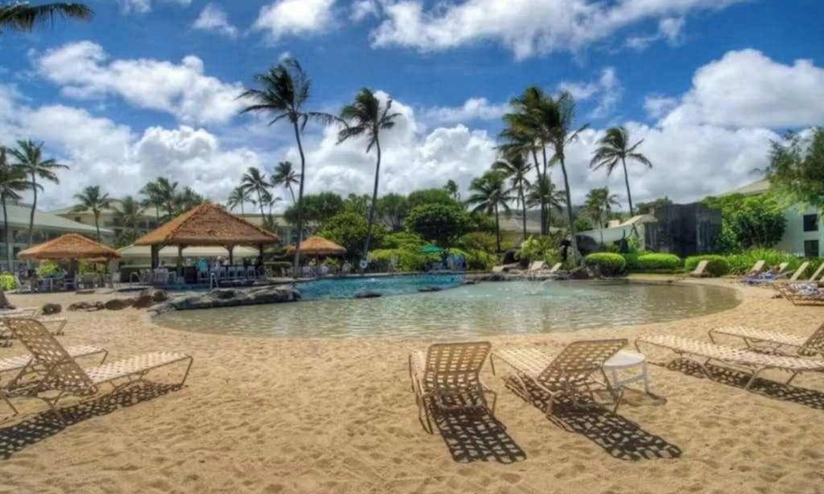 Hanamaulu Apartment | Ground-Floor Lihue Studio Near Ocean with Pools, Gym & Spa