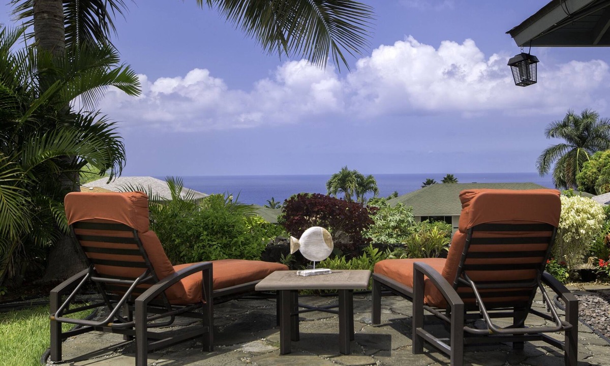 Kailua-Kona House | Hale Alaula - Ocean View: Private Home Near Kona Town w/Spa, AC, Spacious Lanai