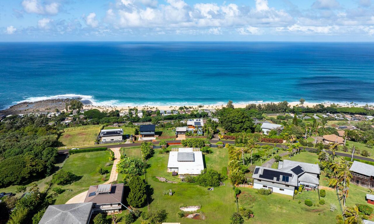 Pupukea House | Hale Mahina: Luxe Remodeled Oceanview Home w/Jacuzzi & Outdoor Shower
