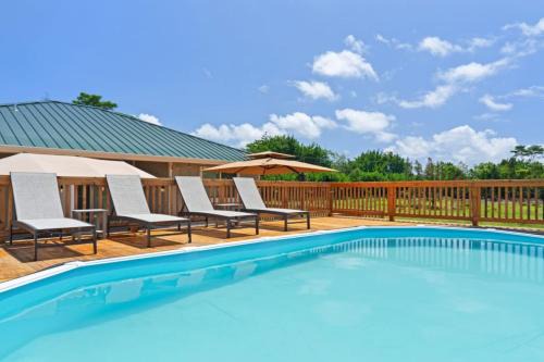 Keaau House | HAWAII PARADISE 3Bd2a Home w Pool and FirePit near Ocean