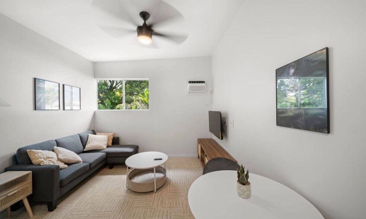 Hilo House | Hawaiian Getaway | Iconic Sites | Pet-Friendly
