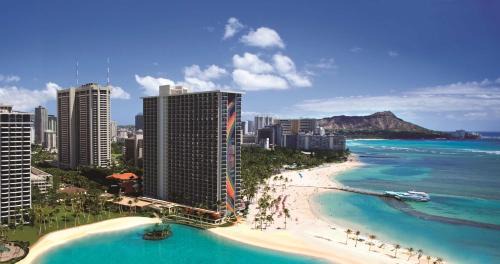 Waikiki Resort | Hilton Hawaiian Village Waikiki Beach Resort