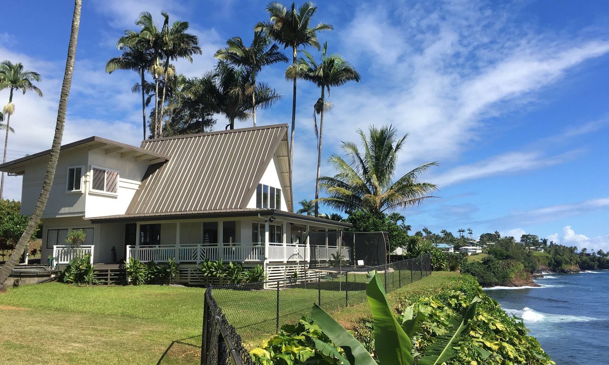Wainaku House | Honoli'i Oceanfront Hale