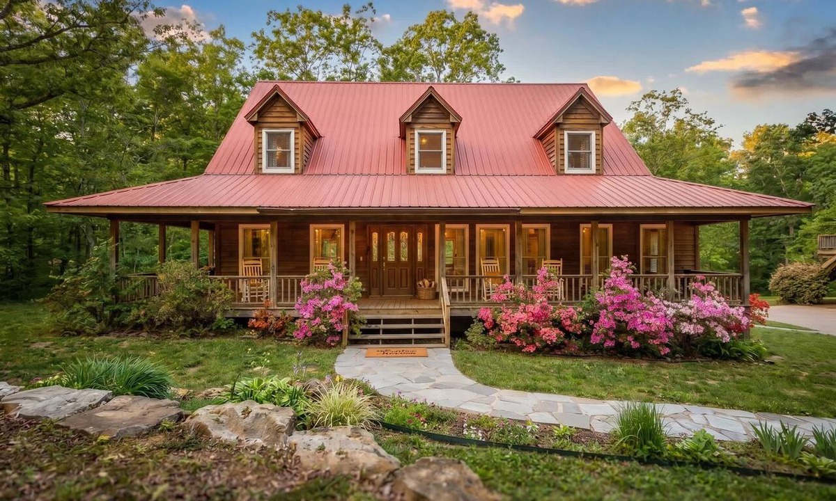 Rising Fawn House | Hot Tub, Scenic Wooded Retreat with Game Area!