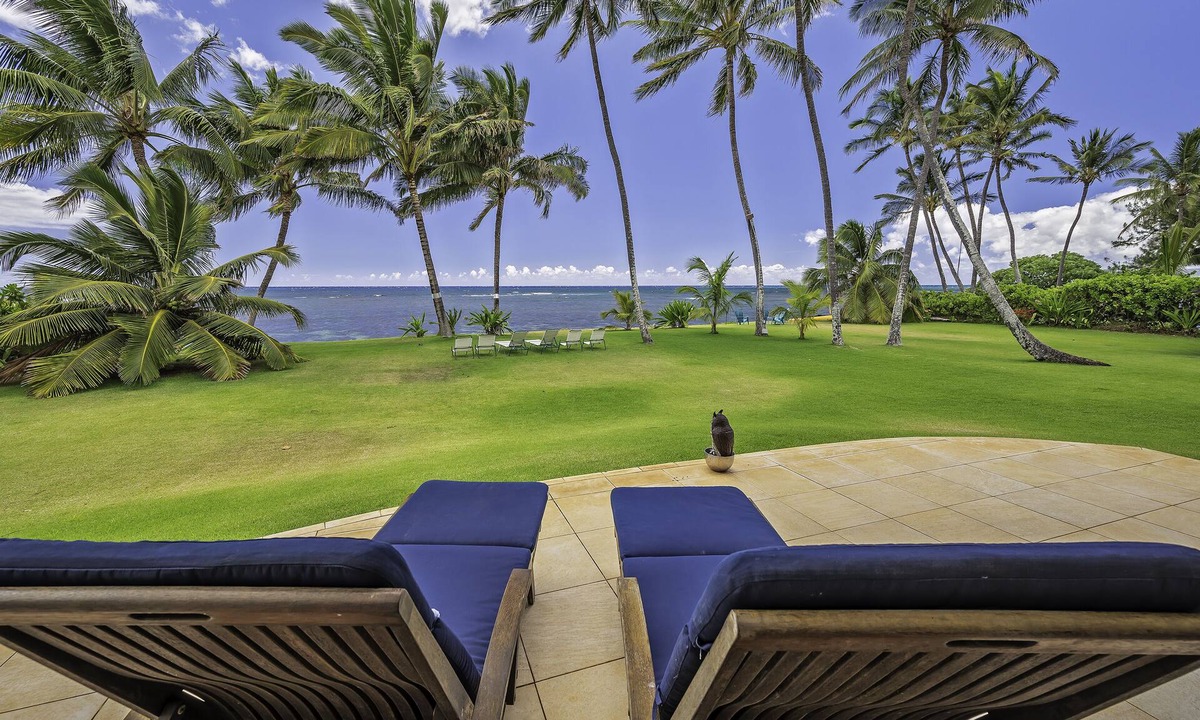 Mokuleia House | Hula House - Beachfront North Shore - NEW SPECIAL FALL RATES.