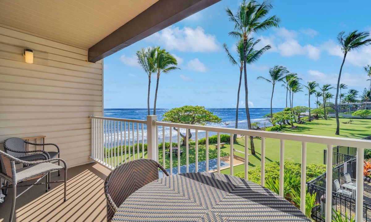 Wailua Condo | Kapaa Shore Resort C227, Oceanfront, End-Unit, Washer/Dryer, Bike Path