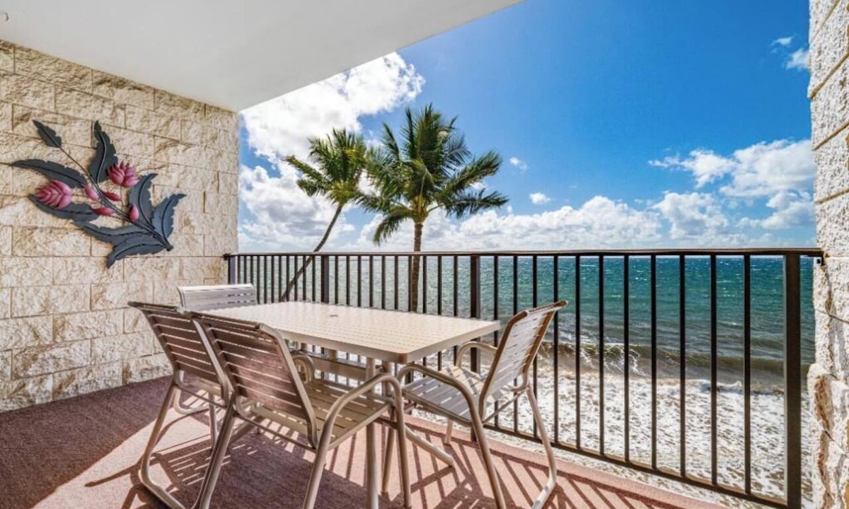 Kihei Condo | Kihei Beach #409 – Immersive Views and Tranquil Escape