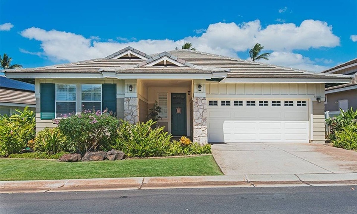 Kapolei House | Ko'Olina, a Luxurious and Private House on the Golf Course and Across the Beach