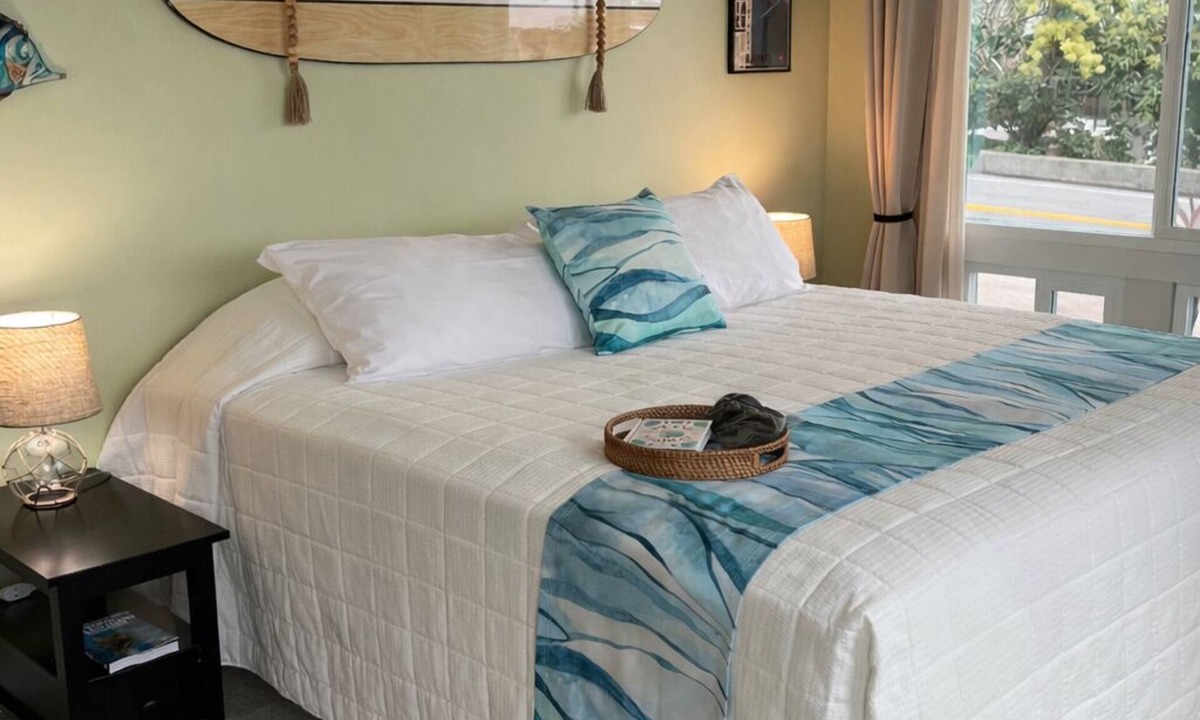 Historic Kailua Village Apartment | Kona Wave Rider - Island Sanctuary with Ocean Soul