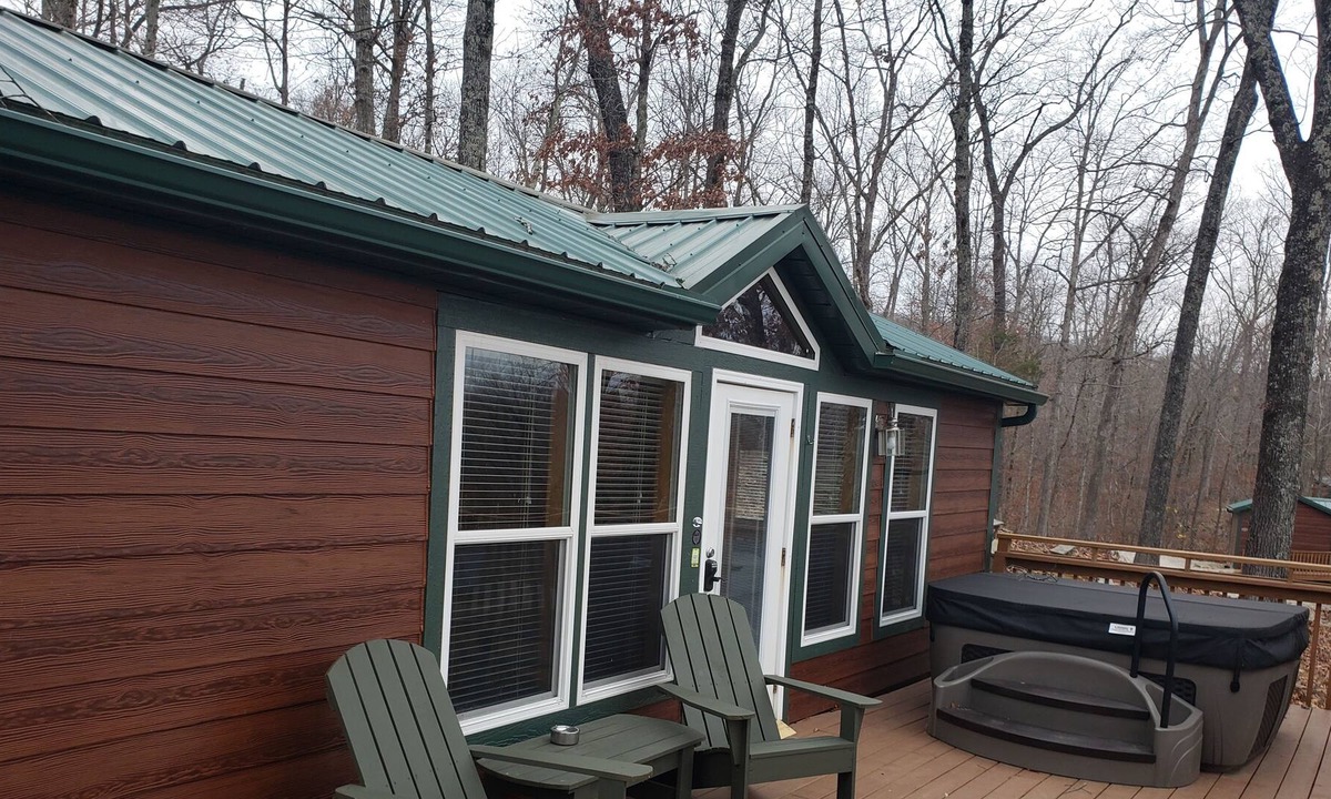 Patterson Cabin | Lake View Cabin with Hot Tub