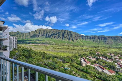 Makaha House | Lush Condo w/Community Pool, 1 Mi to Beach!