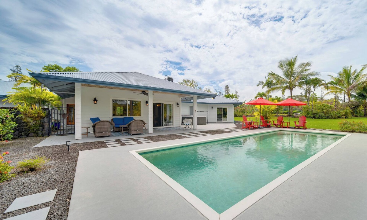 Keaau House | Lush Puna Coast Escape! Spacious Home w/Pool