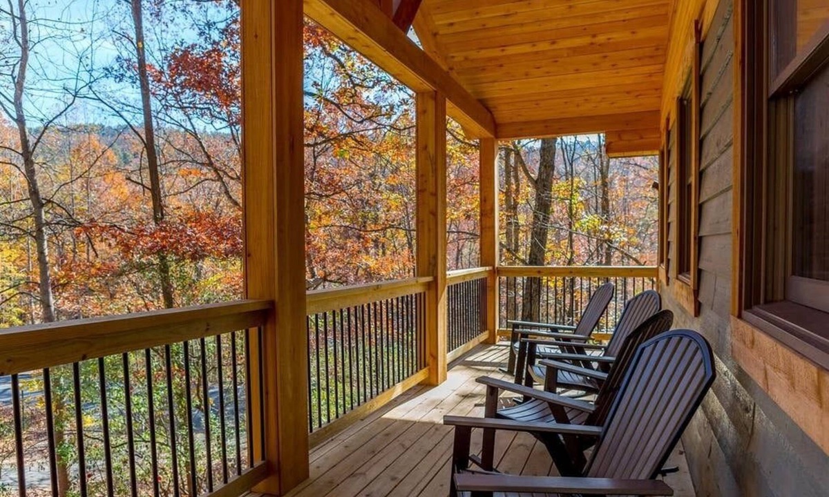 Massanutten Cabin | Luxe Designer Cabin Billiards Hot Tub Firetable Covered Porch with Grill