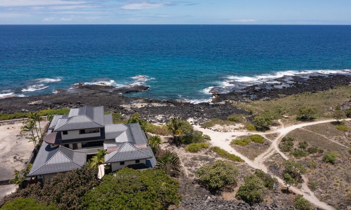 Kailua-Kona House | Luxury Oceanfront Estate