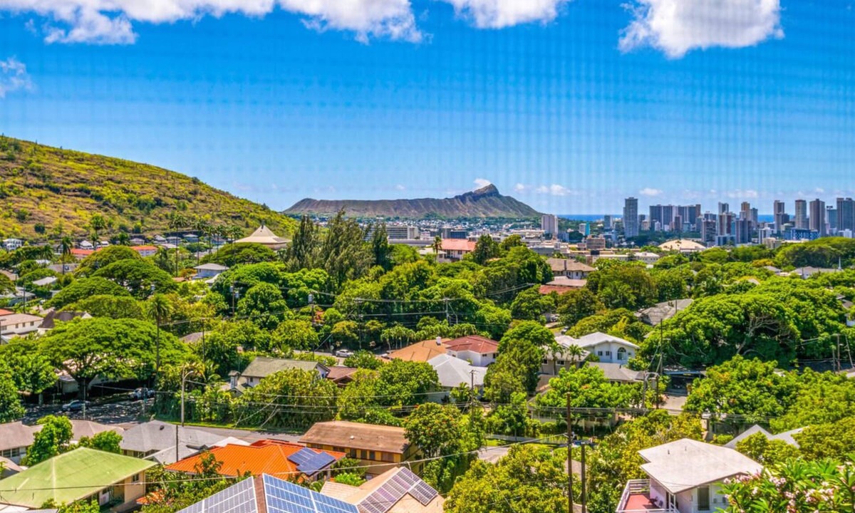 Manoa House | Manoa Valley Duplex with ocean and mountain views