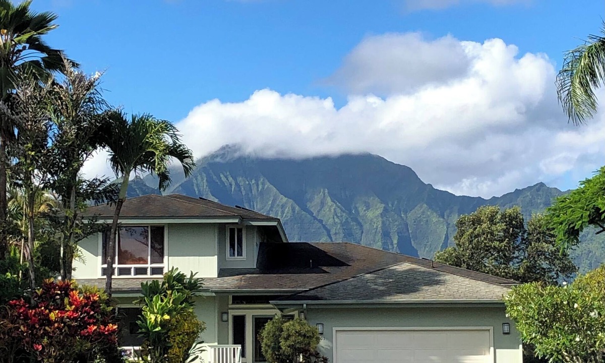 Princeville House | Modern AC Home w/Golf Course & Mountain Views!