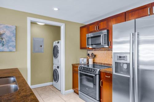 Honokowai Apartment | NEW KBM Resorts 3 FREE CARS Honua Kai Konea Ocean View Resort Spacious 8-Bedroom Multi-Unit Listing HK ML-3383
