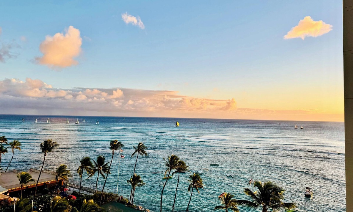 Diamond Head - Kapahulu - St. Louis Condo | Newly remodeled and well equipped higher up unit 1007 at a great price!