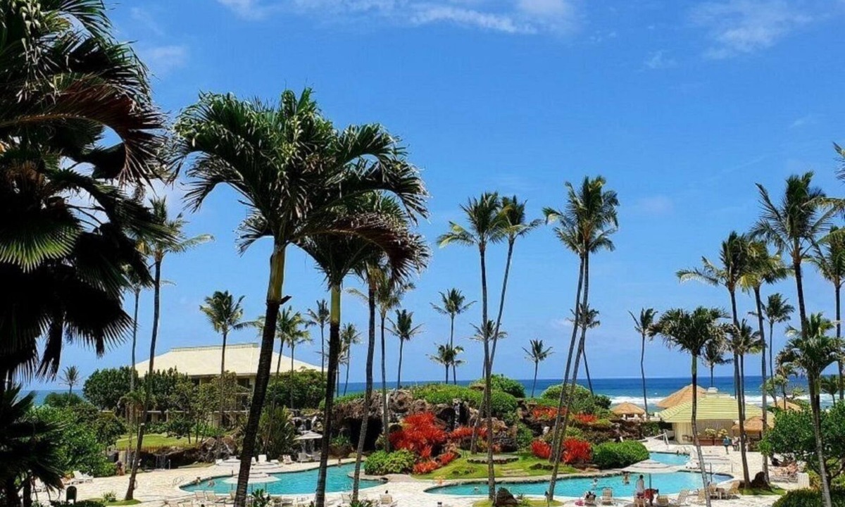 Hanamaulu Condo | Ocean View Room, Spectacular Beachfront Resort, 4 pools, Restaurants on site