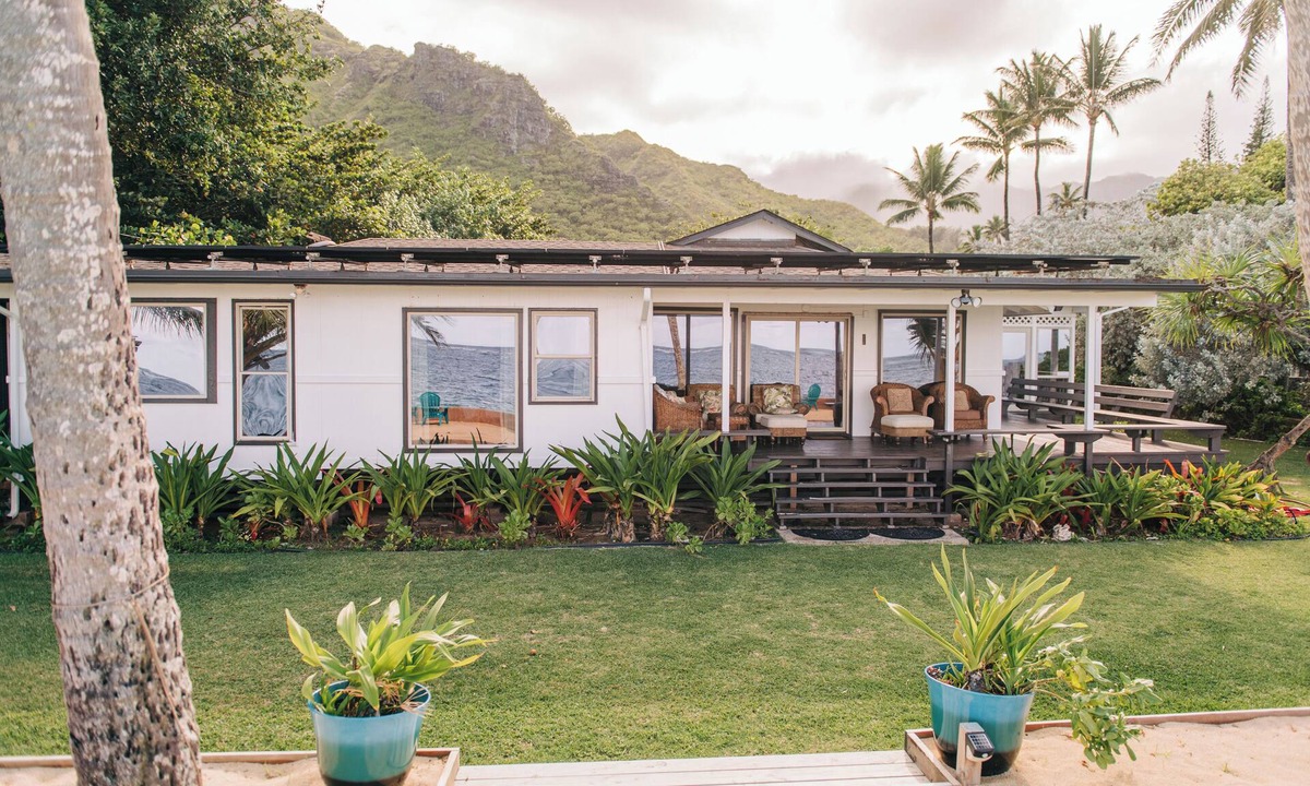 Punaluu House | 🌊 Ocean Views & Island Vibes – Your O'ahu Escape! 🌺