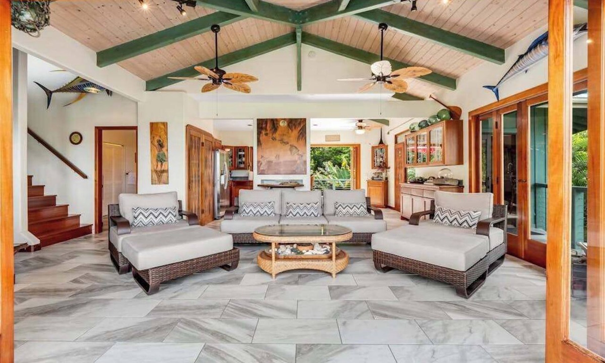 Honaunau-Napoopoo House | Oceanfront Captain Cook Sanctuary with Lanai & Full Kitchen