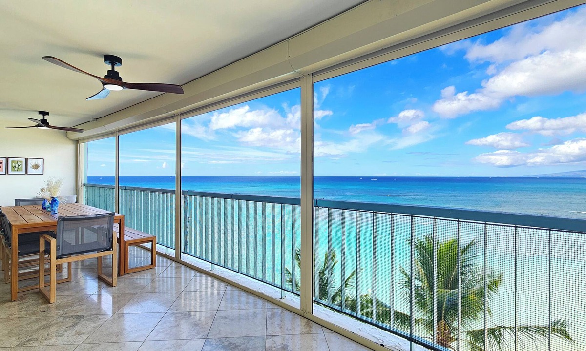 Diamond Head - Kapahulu - St. Louis Condo | Oceanfront Condo w/Stunning Full Remodel & King Bed - Awaits you & the family!