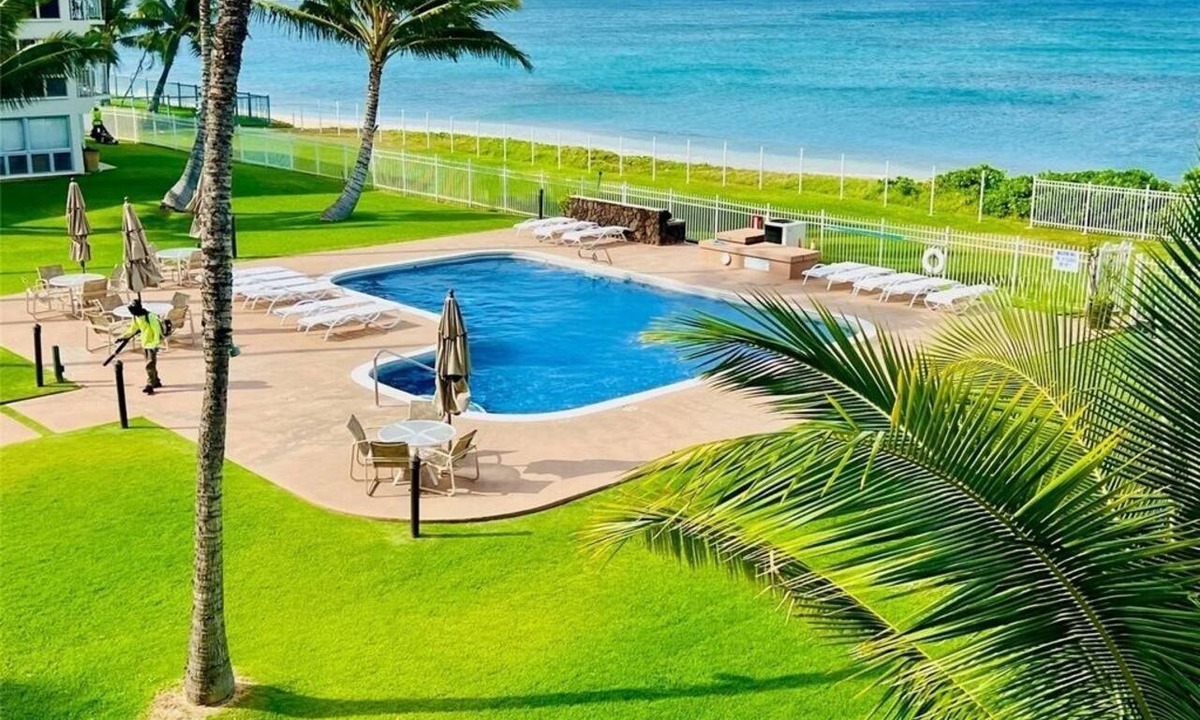 Maili Condo | Oceanfront, cozy one bedroom condo in peaceful Ma'ili Cove, Oahu