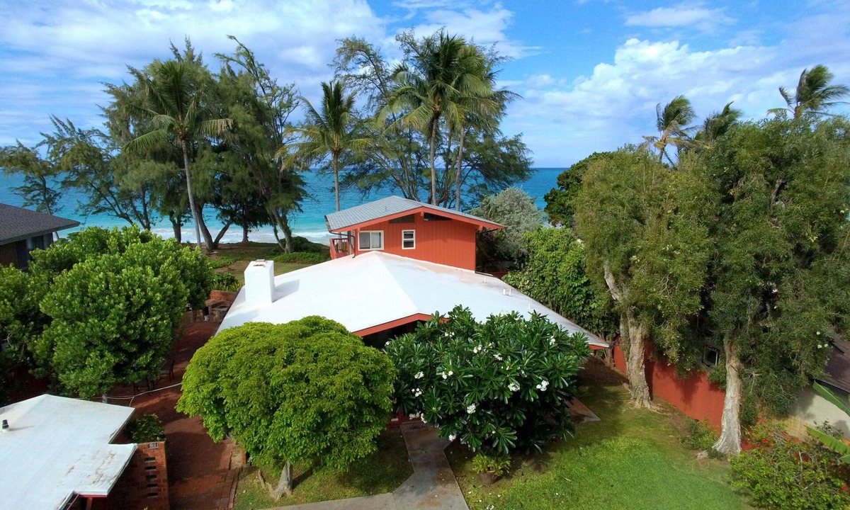 Waimanalo Beach House | Oceanfront Gem! Private 4 bdr beach home on long white sandy Waimanalo Beach.