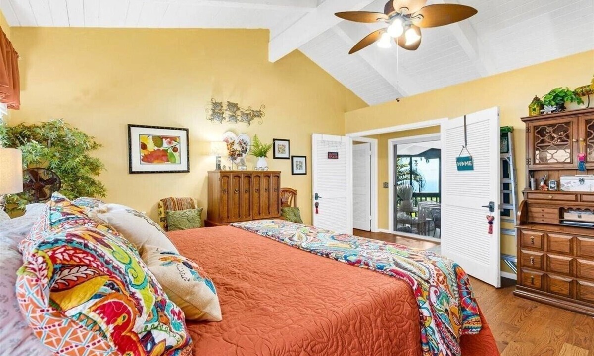 Kona Palisades House | Panoramic Oceanview Life: Stunning, Elegant Kona Charm House