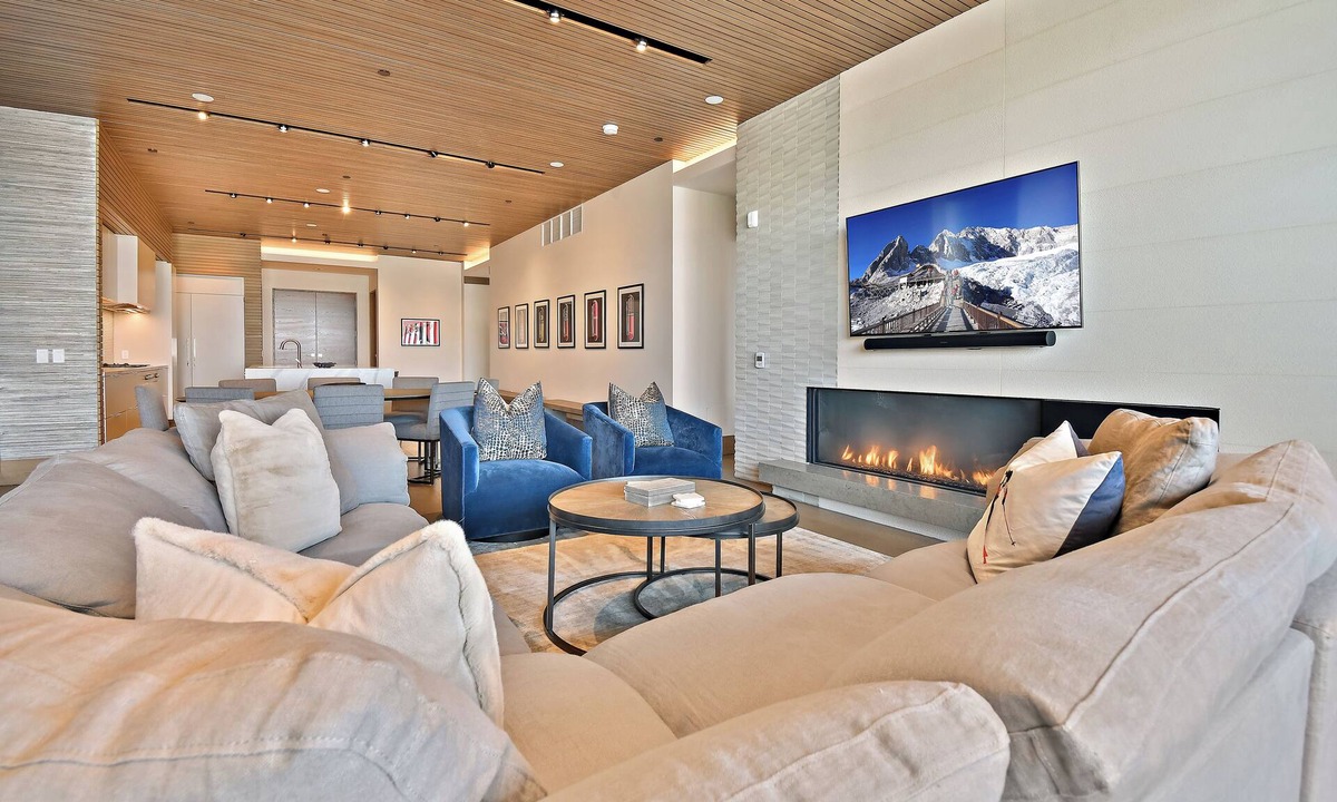 Empire Pass Condo | Parq 1 Tower Club ski in out hot tub pool private dining fitness spa wellness