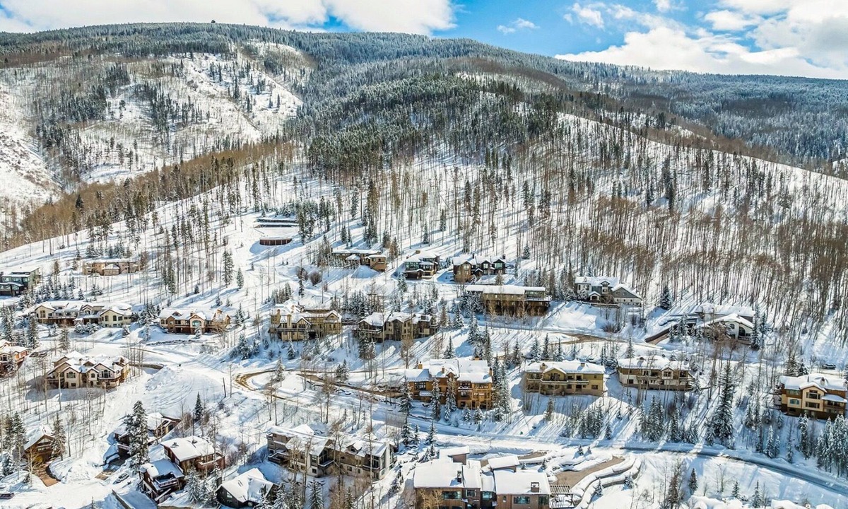 Highland Meadows House | Premier 5-Bedroom Mountain Retreat in the Heart of Vail