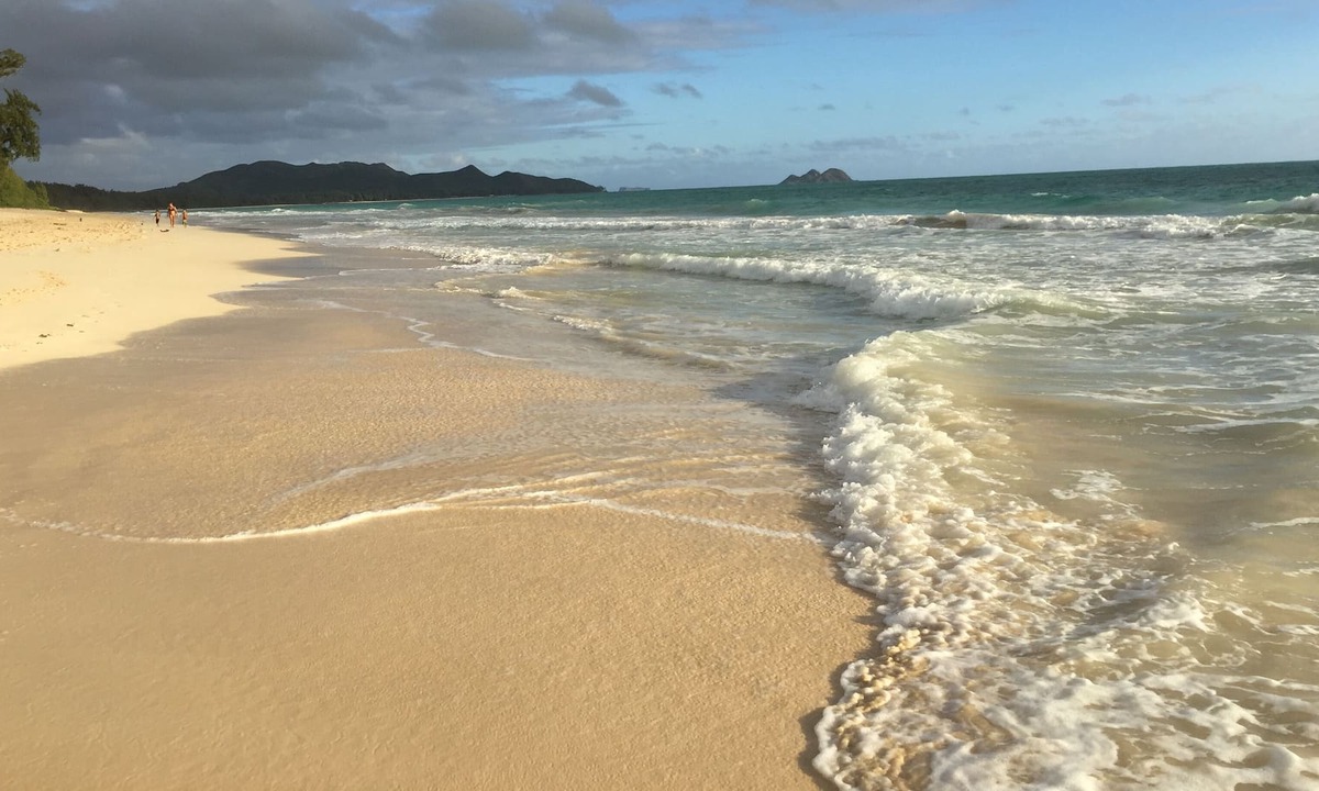 Waimanalo Beach Cottage | Secluded air-conditioned cottage a half block to Waimanalo Beach, 30-day min