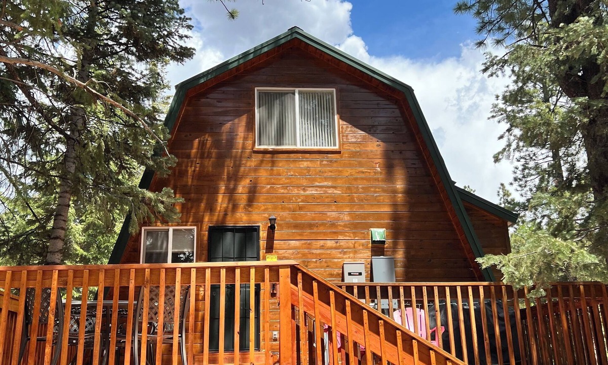 Meadow View Heights Cabin | Serene Cabin Retreat Near National Parks & Outdoor Recreational Destinations