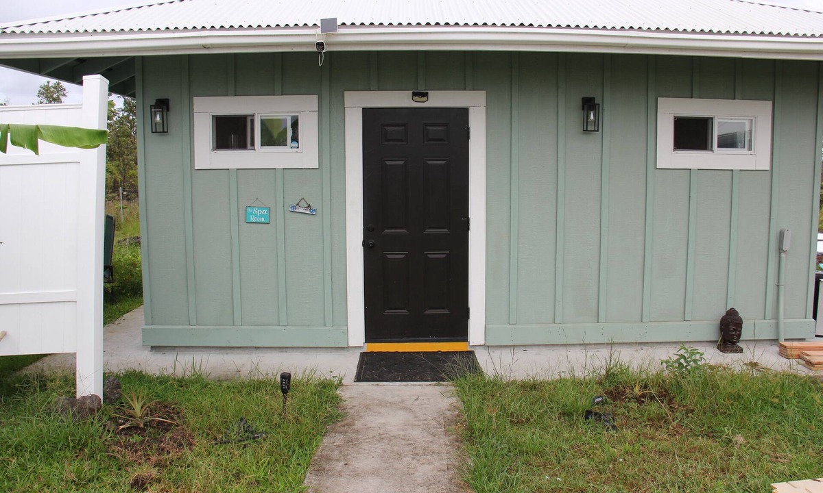 Keaau Cottage | Soothing 1-bedroom cottage perfect for relaxing stays in Keaau.